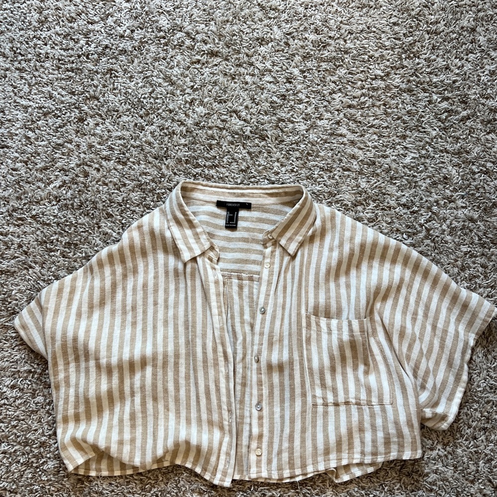Cropped button up short sleeve shirt